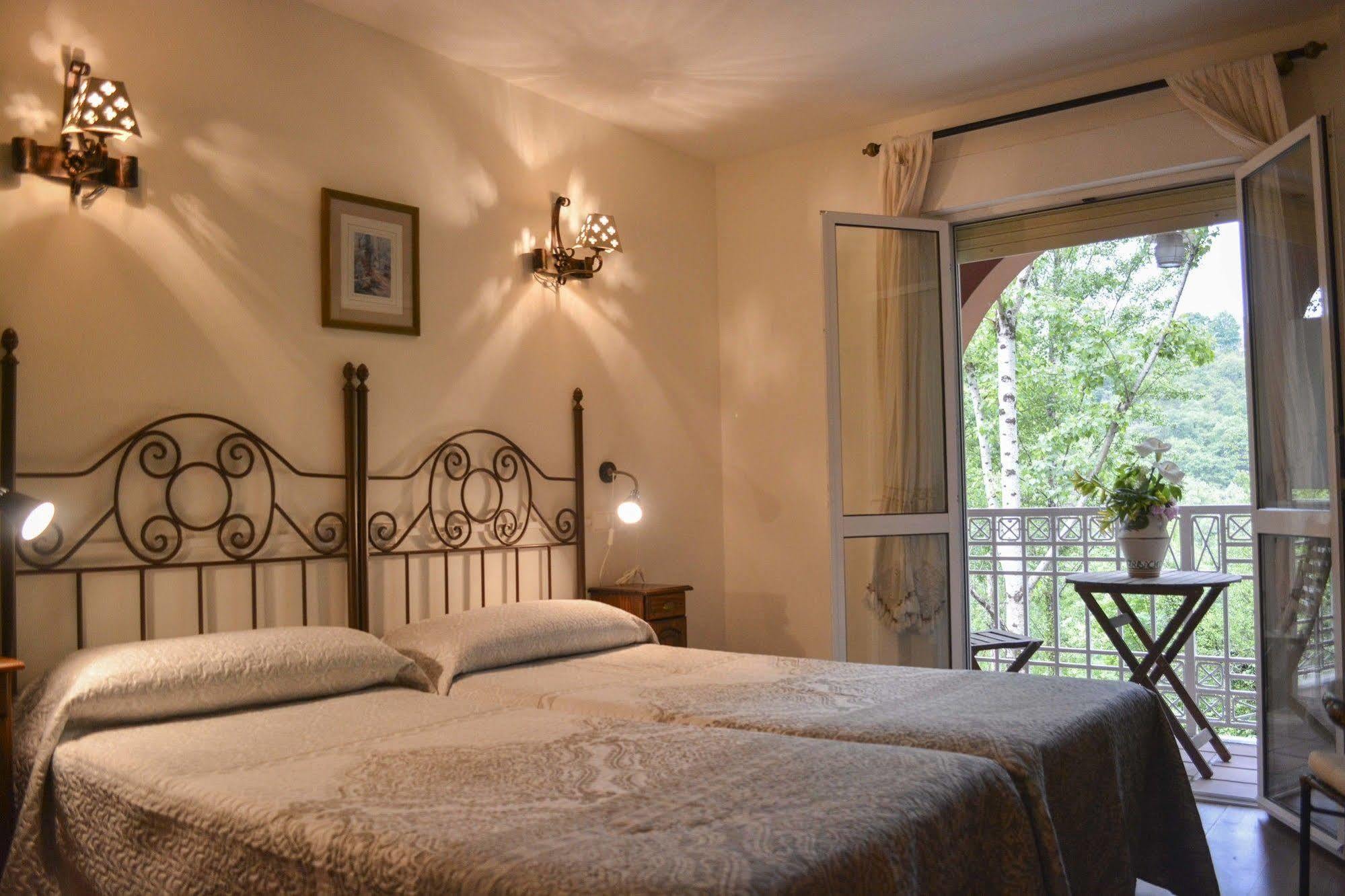 Hotel Azabache Susierra Onís المظهر الخارجي الصورة