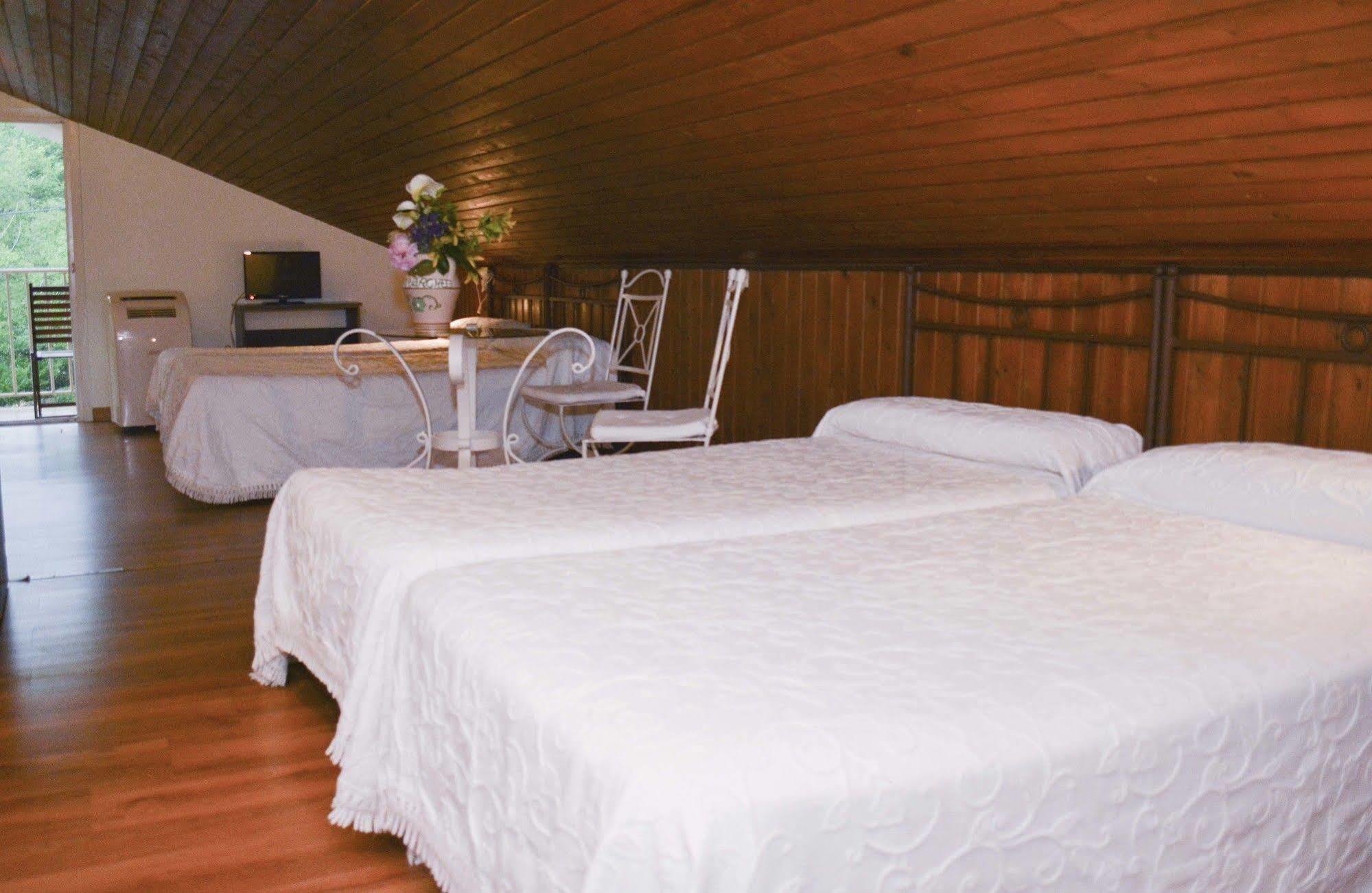 Hotel Azabache Susierra Onís المظهر الخارجي الصورة